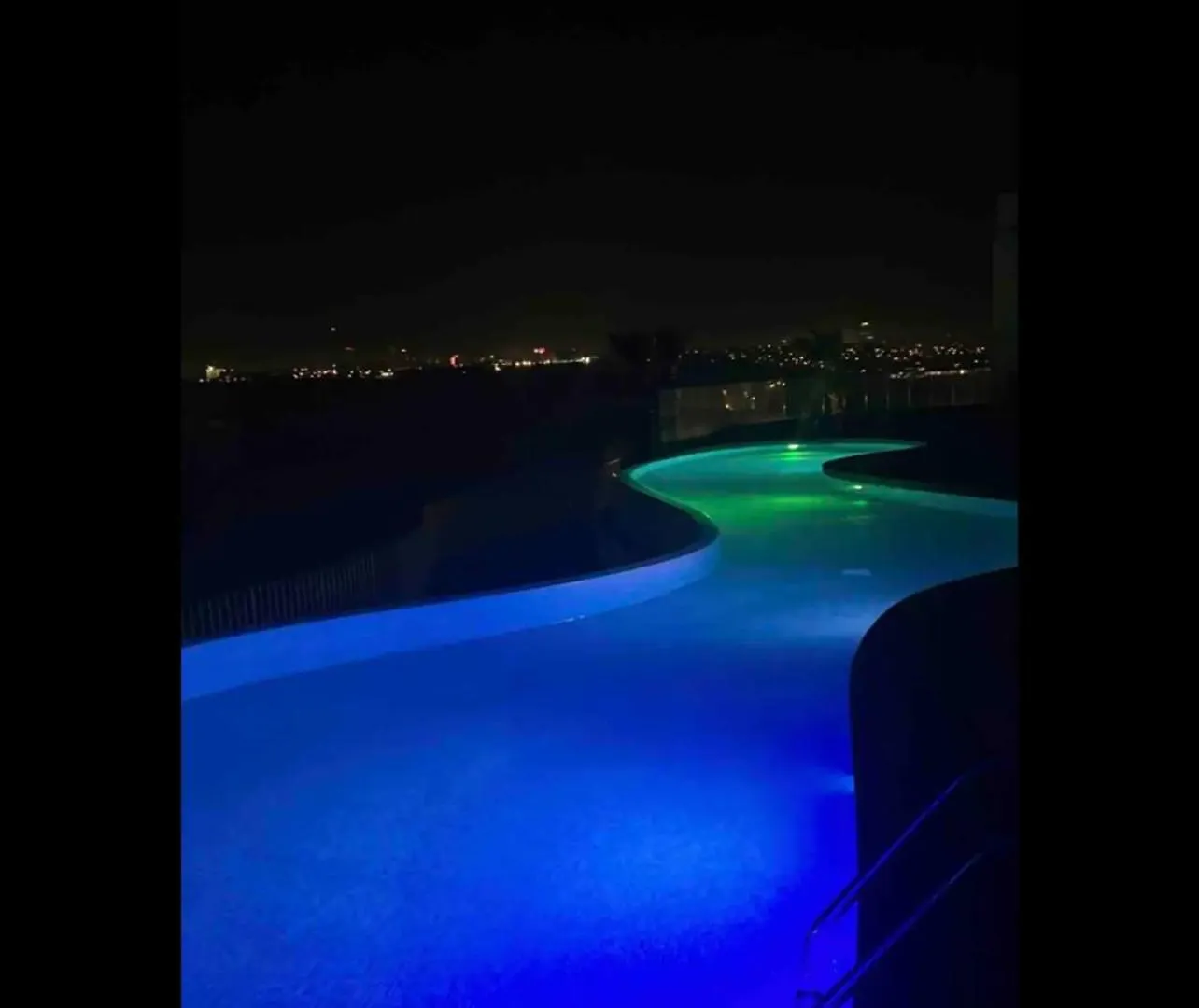 Golden Stones House Garden And Lake View Istanbul Apartment