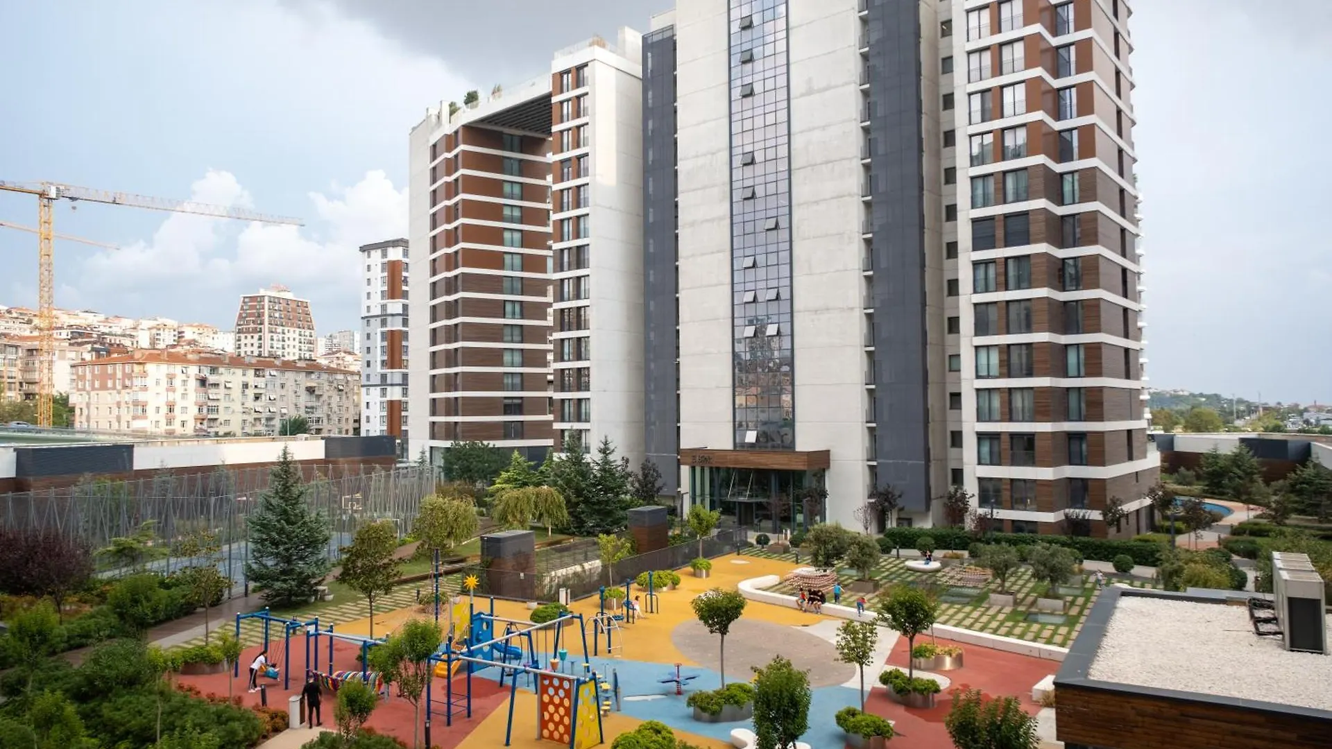 Golden Stones House Garden And Lake View Istanbul Apartment