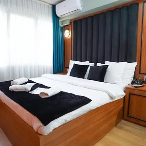 Otel Grand Montıno, İstanbul